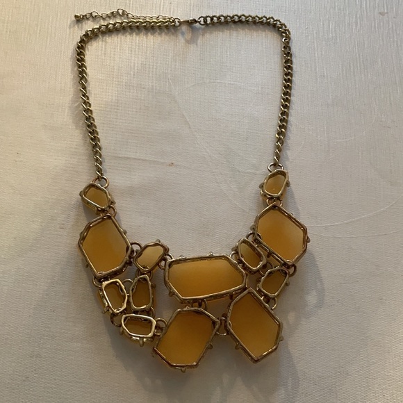 Nwot ladies chunky necklace in gold trim - Picture 3 of 3
